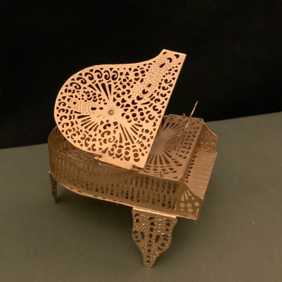 UNIQUE GRAND PIANO TIE CLIP & Miniature Display. - Picture 3 of 10